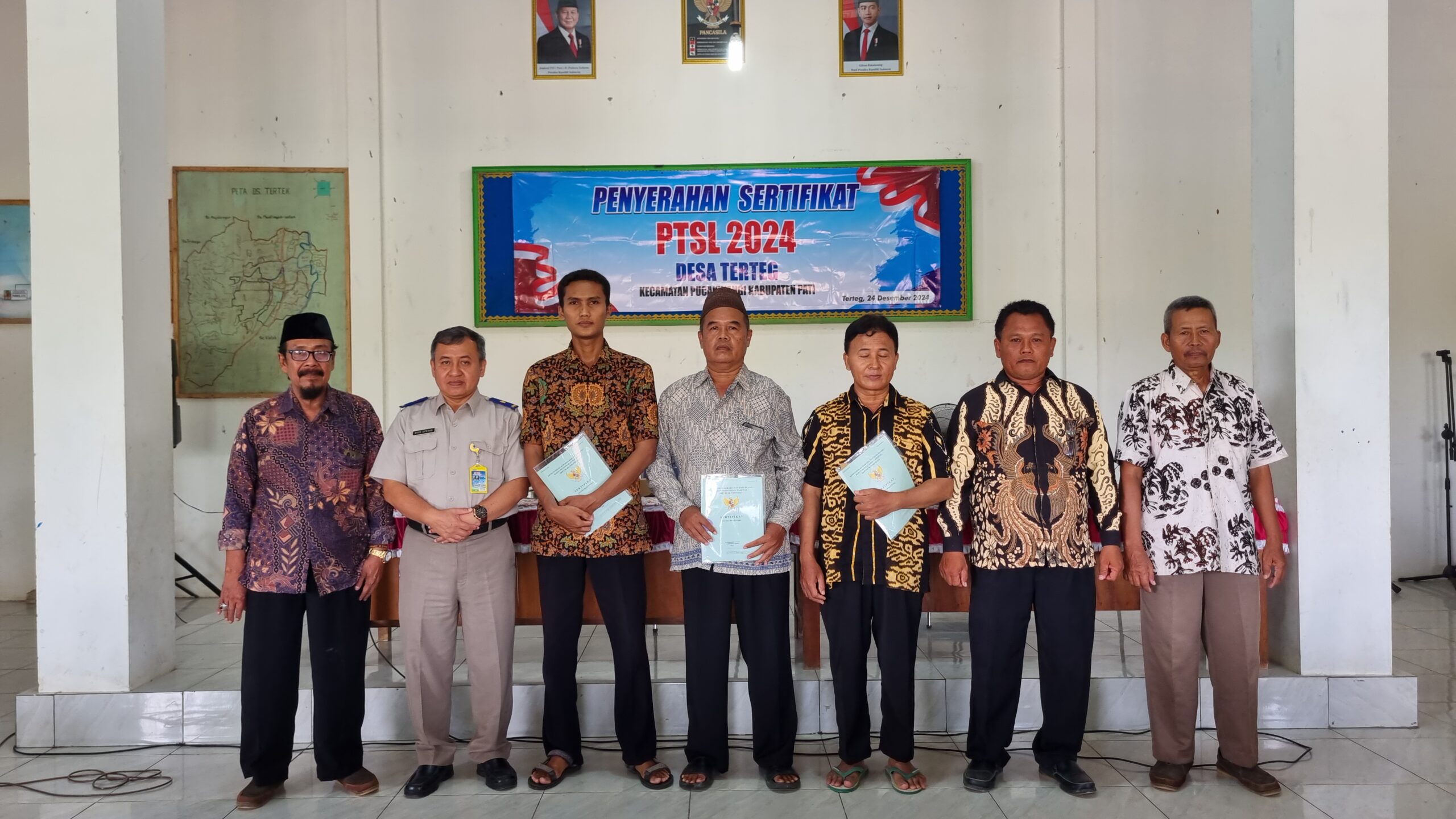 Serahkan 187 Sertipikat Hasil PTSL di Desa Terteg, Ketua Tim 5 PTSL BPN Pati himbau Masyarakat untuk Simpan Sertipikat dengan Baik