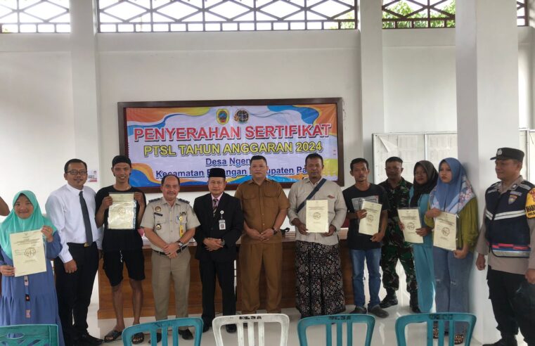 514 Sertipikat Hak Milik Hasil PTSL diserahkan kepada Warga Desa Ngening, Batangan