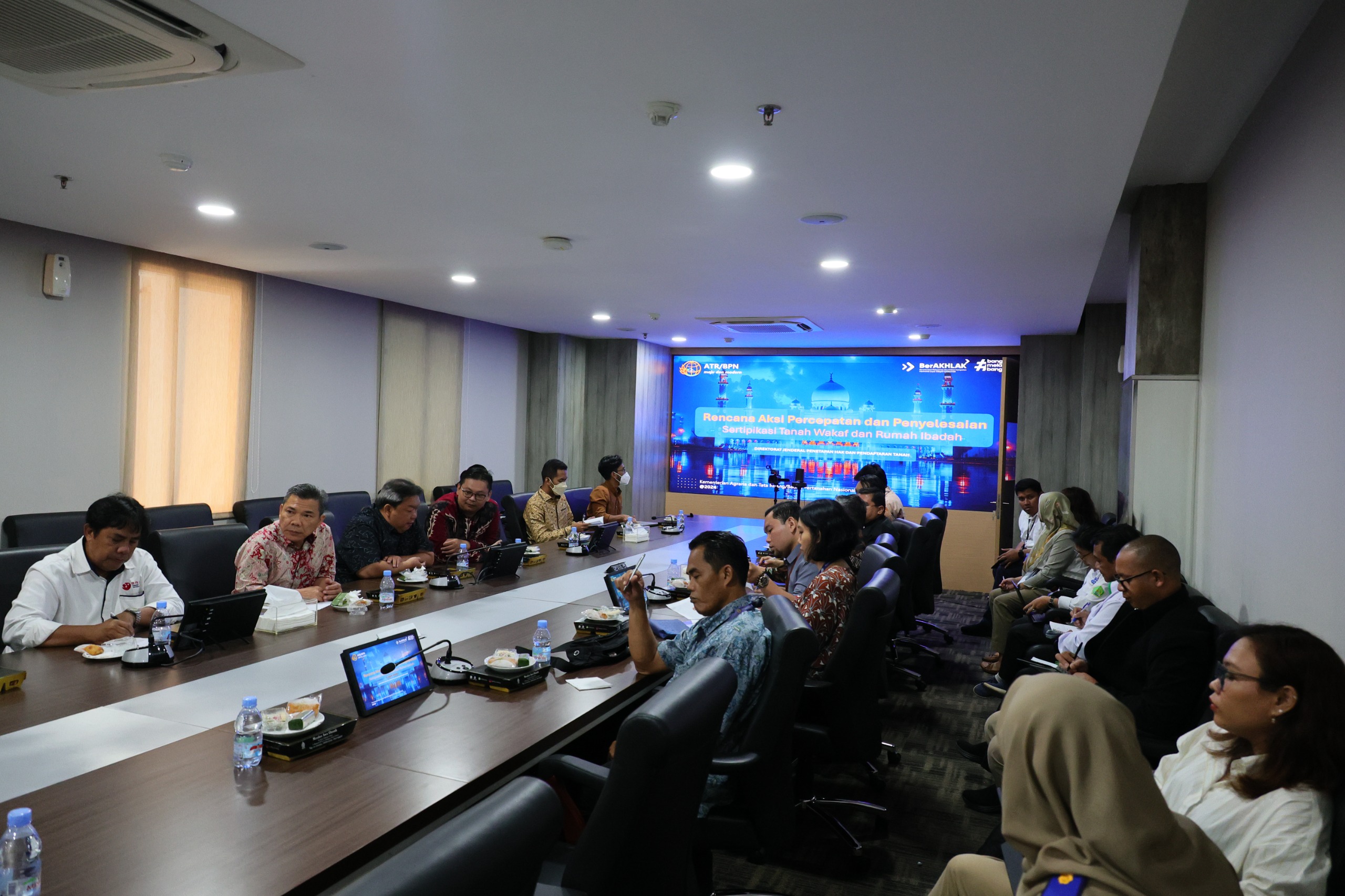 Taruh Perhatian Khusus Terhadap Penyelesaian Pendaftaran Tanah Rumah Ibadah, Menteri Nusron Adakan Rakor dengan Organisasi Lintas Agama