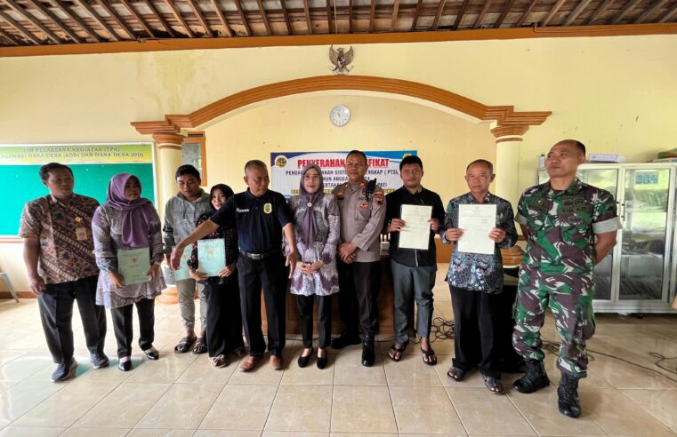 BPN Pati Serahkan 310 Sertipikat Hasil Program PTSL di Desa Bancak, Gunungwungkal