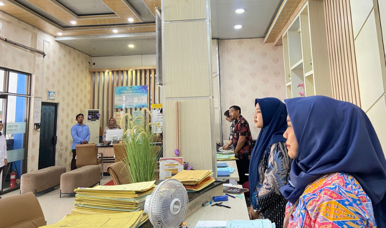 Kantor Pertanahan Kabupaten Pati Memperdengarkan Lagu Kebangsaan Indonesia Raya – Kamis, 13 Maret 2024