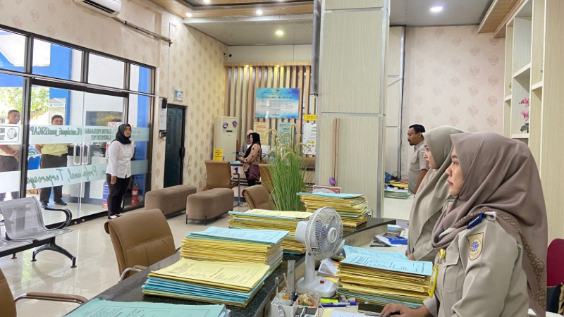 Kantor Pertanahan Kabupaten Pati Memperdengarkan Lagu Kebangsaan Indonesia Raya – Senin, 24 Maret 2025