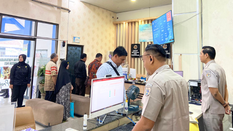 Harmoni Nasionalisme: Kantor Pertanahan Kabupaten Pati Perdengarkan Lagu Kebangsaan Indonesia Raya pada Senin, 26 Mei 2025