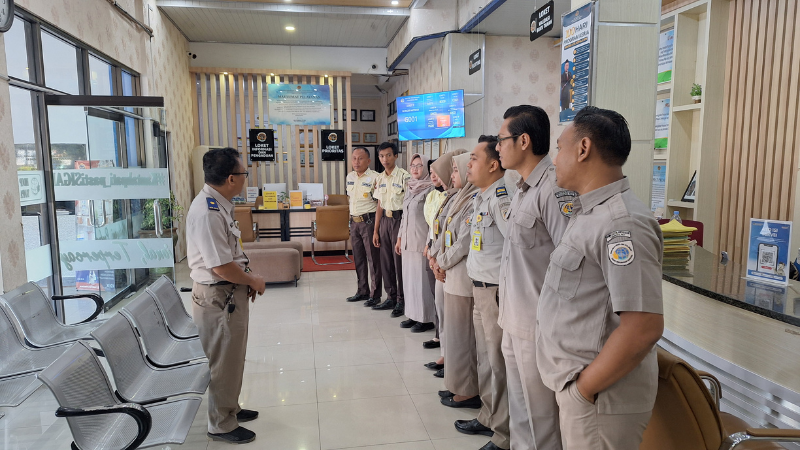 Kantor Pertanahan Kabupaten Pati Memperdengarkan Naskah Pancasila – Selasa, 6 Mei 2025