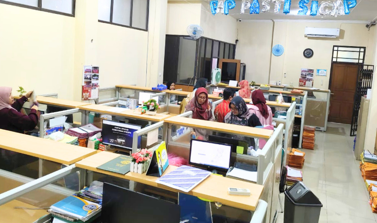 Kantor Pertanahan Kabupaten Pati Adakan Jumat Bersih, Ciptakan Lingkungan Kerja Sehat dan Nyaman