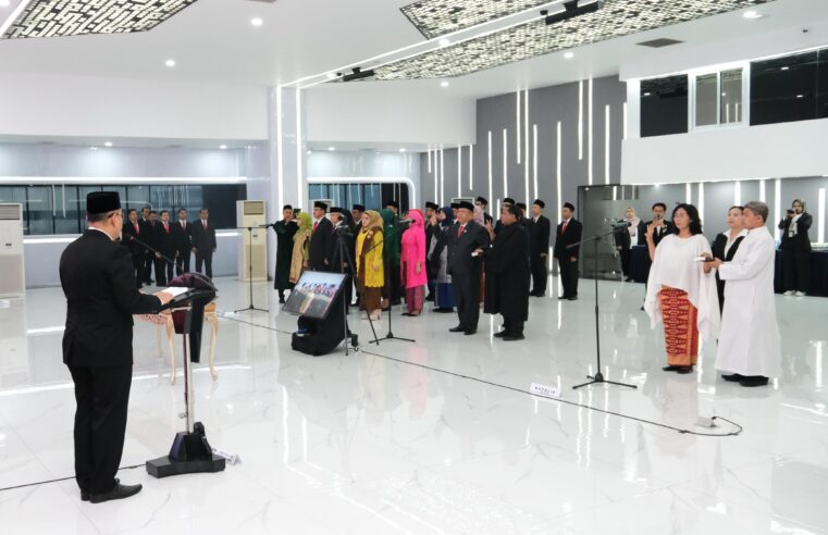Lantik Pejabat Struktural dan Fungsional, Wamen Ossy Minta Jajaran Bekerja Adaptif terhadap Tantangan Zaman