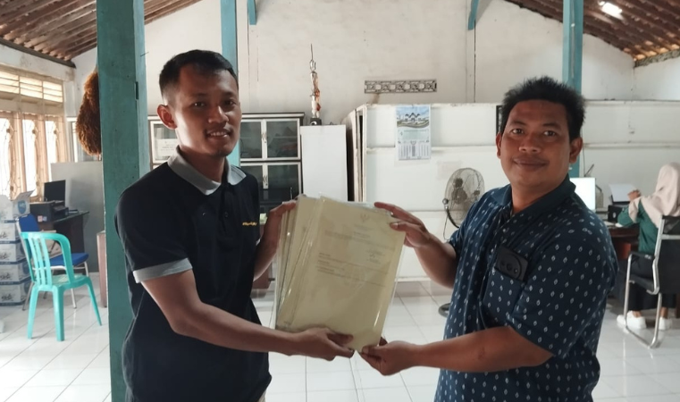 Kantor Pertanahan Kabupaten Pati Serahkan Sertipikat PTSL di Cebolek Kidul, Wujudkan Kepastian Hukum Pertanahan