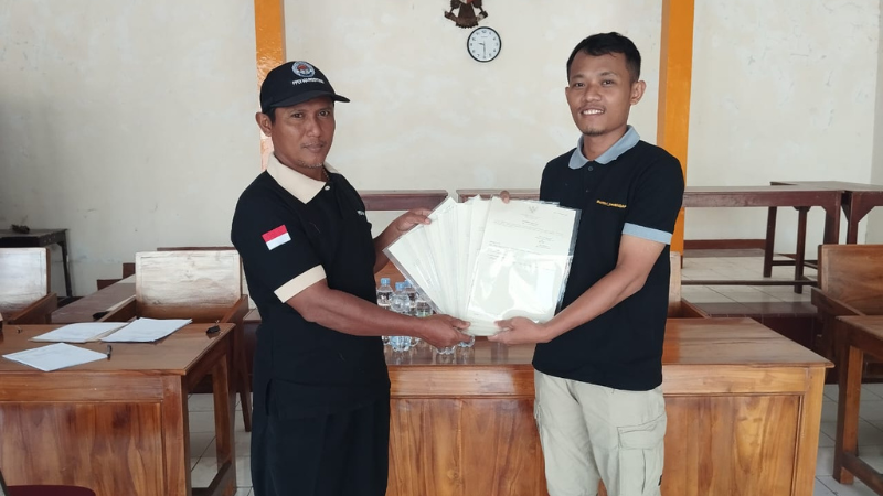 Kantor Pertanahan Kabupaten Pati Serahkan 20 Sertipikat Elektronik hasil PTSL di Desa Ngemplak Kidul, Margoyoso