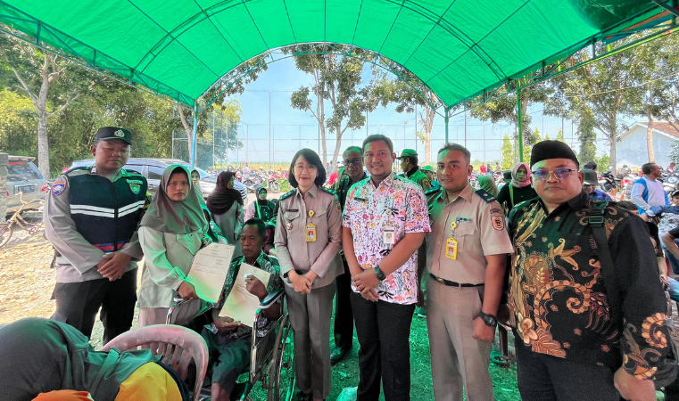 Kantor Pertanahan Kabupaten Pati Serahkan 589 Sertipikat Elektronik di Desa Tondokerto, Jakenan