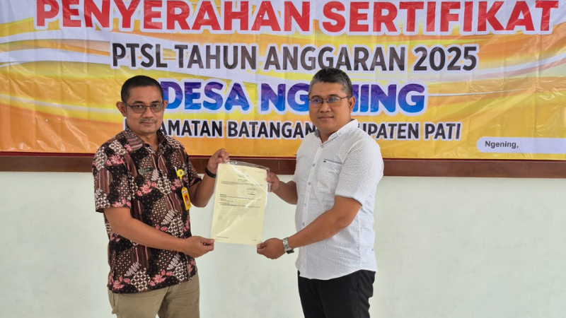 Program PTSL Kantor Pertanahan Kabupaten Pati Bantu Pemdes Ngening Capai Kepastian Hukum atas Tanah, Serahkan 38 Sertipikat Hak Pakai