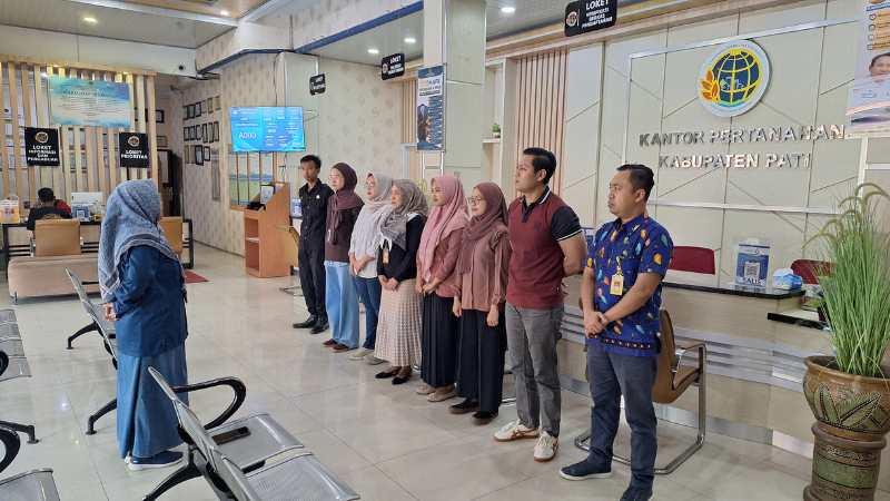 Terapkan 5S, Kantor Pertanahan Kabupaten Pati Dorong Pelayanan Prima di Loket pada 25 Juli 2025
