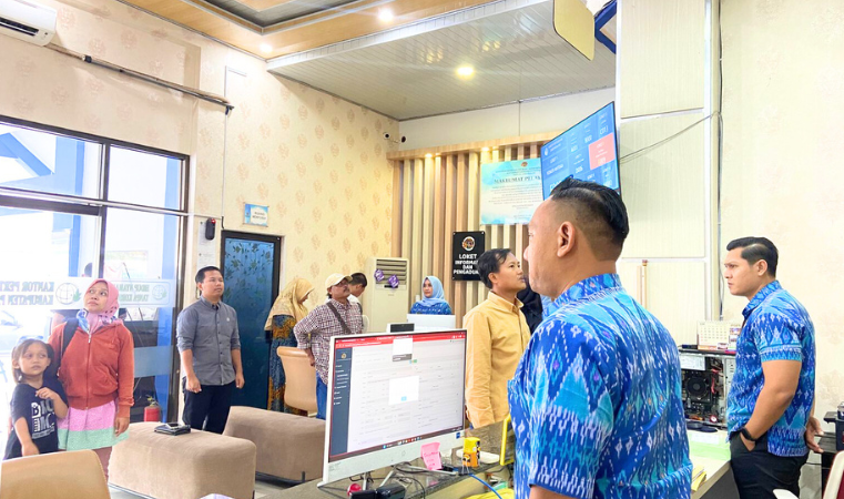 Harmoni Nasionalisme: Kantor Pertanahan Kabupaten Pati Perdengarkan Lagu Kebangsaan Indonesia Raya pada Kamis, 3 Juli 2025