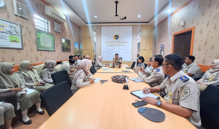 Tingkatkan Kualitas Pelayanan Publik, Kepala Kantor Pertanahan Kabupaten Pati adakan Pengarahan kepada Petugas Loket dan Petugas Back Office