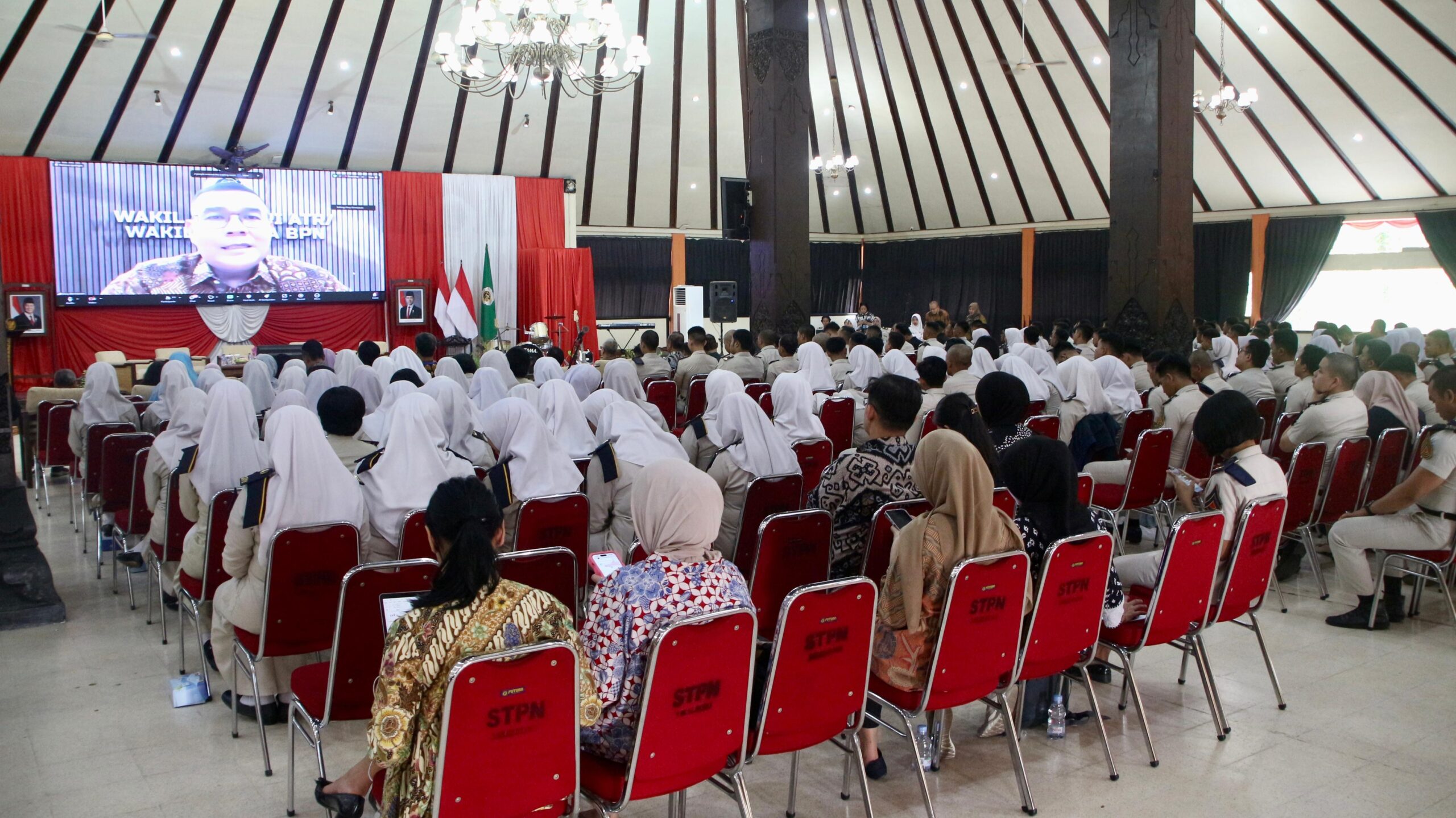 Buka Kuliah Umum PPTR, Wamen Ossy Tekankan Tata Kelola Agraria serta Tata Ruang yang Adil dan Berkelanjutan