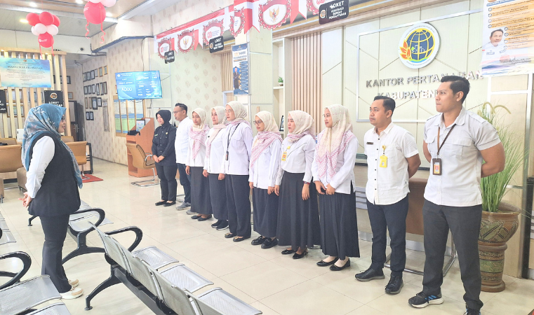 Kantor Pertanahan Kabupaten Pati Tegaskan Komitmen Pelayanan Lewat Briefing Petugas Loket