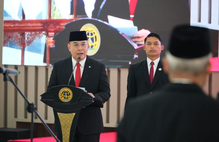 Lantik Pejabat Struktural, Wamen Ossy Ajak Jajaran Mengabdi kepada Negara dengan Dedikasi Penuh