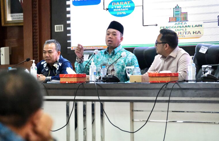 Menteri Nusron Ajak Pemerintah Daerah Se-Kalimantan Selatan Kawal Empat Program Strategis Kementerian ATR/BPN