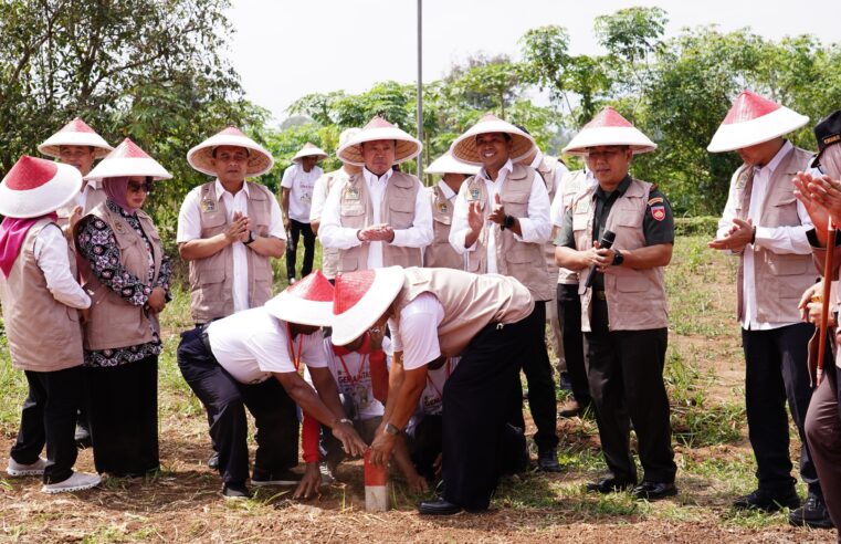 Di Momen Pencanangan GEMAPATAS 2025, Menteri Nusron: Semua Masyarakat Wajib Pasang Patok