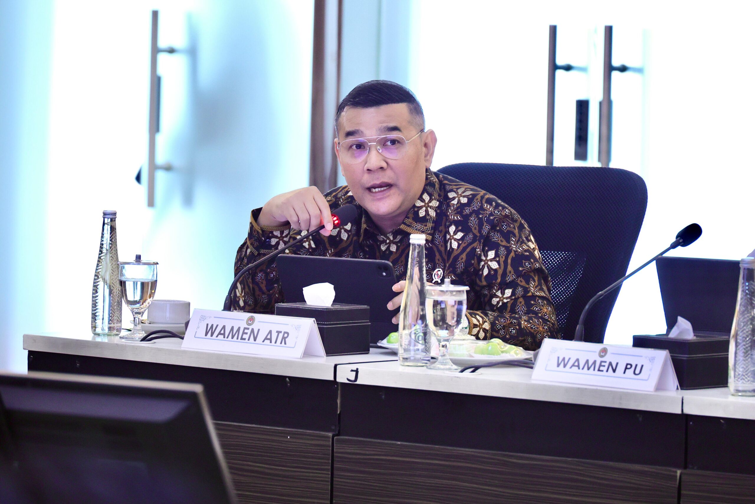 Wamen Ossy Laporkan Progres Pengadaan Tanah untuk Huntap Warga Terdampak Erupsi Gunung Lewotobi Laki-laki ke Menko PMK