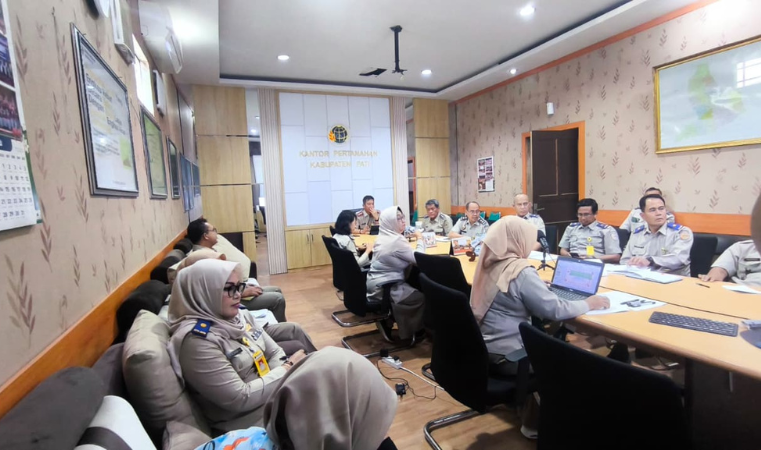 Kantor Pertanahan Kabupaten Pati menggelar Rapat Evaluasi Mingguan Pekerjaan Rutin dan Proyek pada 23 September 2025