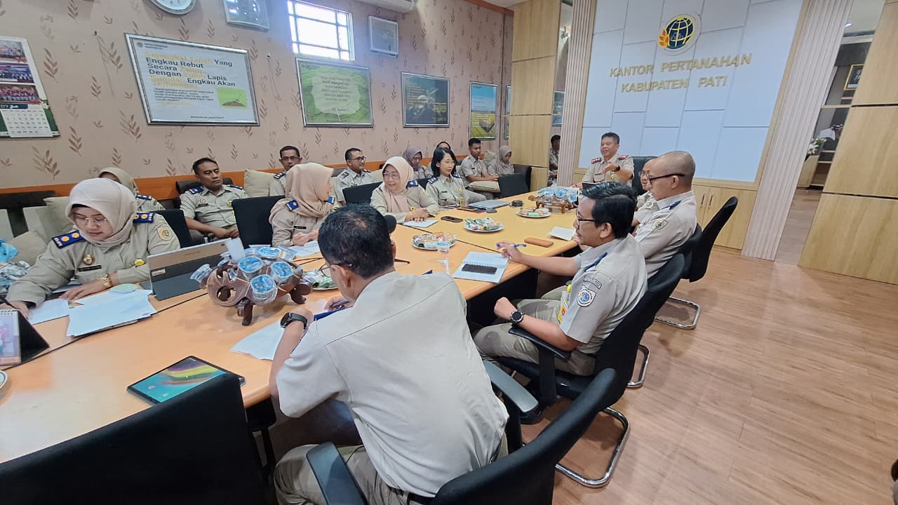 Kantor Pertanahan Kabupaten Pati menggelar Rapat Evaluasi Mingguan Pekerjaan Rutin dan Proyek (REMPEYEK)