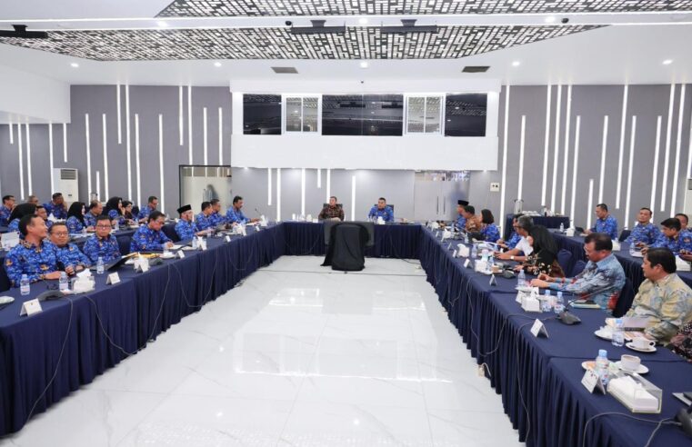 Kebut Penyelesaian Berkas Layanan Pertanahan Akhir Tahun, Menteri Nusron Instruksikan Jajaran Masuk di Akhir Pekan