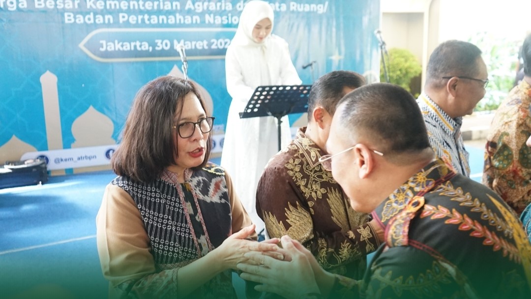 Direktur Jenderal Penataan Agraria, Embun Sari, beserta jajaran Direktorat Jenderal Penataan Agraria mengikuti Halalbihalal yang diselenggarakan Kementerian Agraria dan Tata Ruang/Badan Pertanahan Nasional