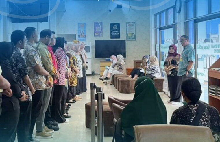 Perkuat Kualitas Layanan, Kantah Pati Gelar Briefing Pagi Petugas Pelayanan