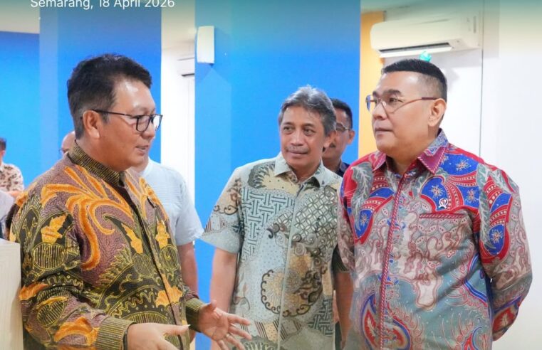 Wamen ATR/ Waka BPN Didampingi PLT Kakanwil BPN Jateng Tinjau Layanan Pelataran di Kantah Kota Semarang