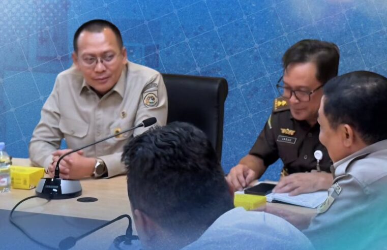 Koordinasikan penyelesaian pengadaan tanah pada proyek Jalan Tol Trans Sumatera.
