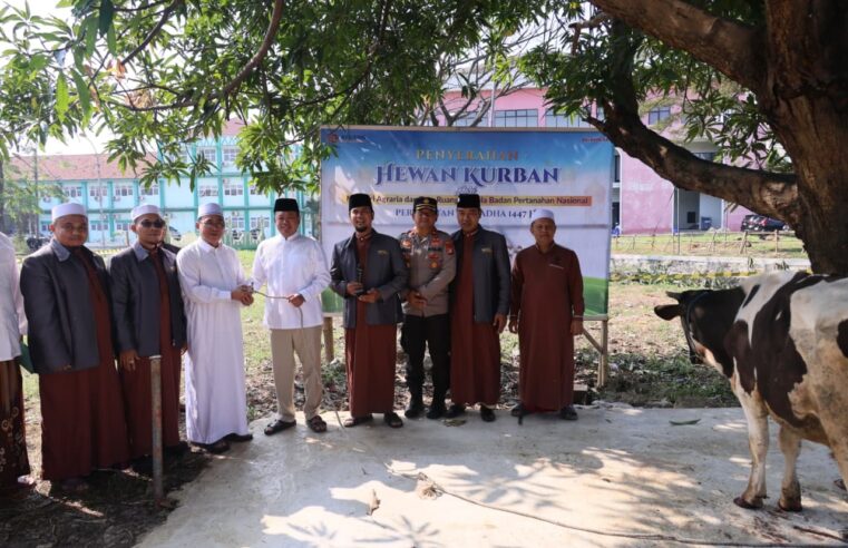 Semarak Iduladha 1447 H, Menteri Nusron Salurkan Hewan Kurban ke Pondok Pesantren Attaqwa