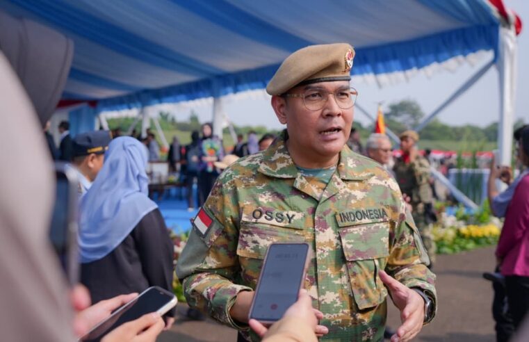 Penutupan Latsarmil Komcad Gelombang I 2026, Wamen Ossy Sebut Latsarmil Perkuat Karakter dan Integritas ASN