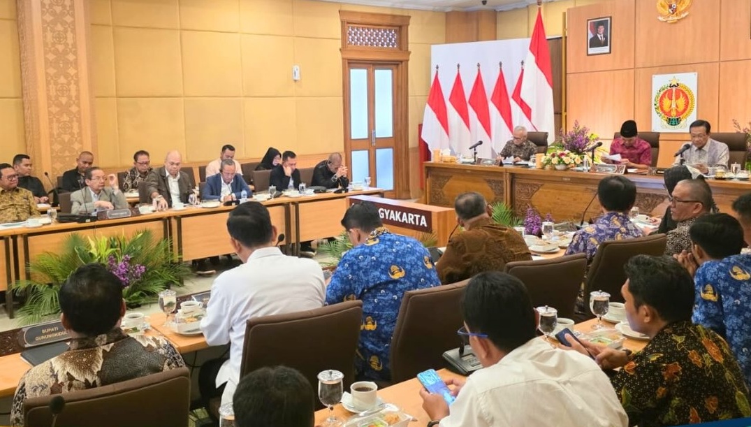 Kementerian ATR/BPN melalui Ditjen Pengendalian dan Penertiban Tanah dan Ruang (PPTR) menghadiri Kunjungan Kerja Spesifik Komisi II DPR RI di Daerah Istimewa Yogyakarta (DIY)