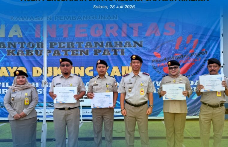Kepala Kantor Pertanahan Kabupaten Pati Serahkan Penghargaan Agen Perubahan dan Apresiasi Capaian Kinerja Tahun 2026