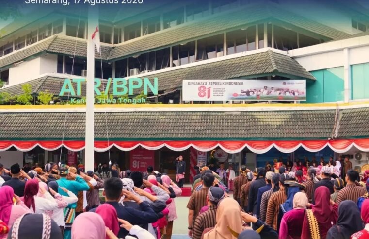 Kepala Kantor Wilayah Badan Pertanahan Nasional (Kakanwil BPN) Provinsi Jawa Tengah memimpin upacara peringatan Hari Ulang Tahun (HUT) ke-81 Kemerdekaan Republik Indonesia di lingkungan Kanwil BPN Provinsi Jawa Tengah